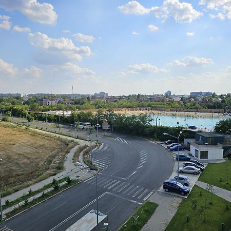 Lagoon Park Apartments With Beach View Bukares Bagian luar foto