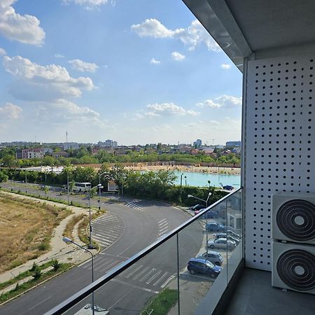 Lagoon Park Apartments With Beach View Bukares Bagian luar foto