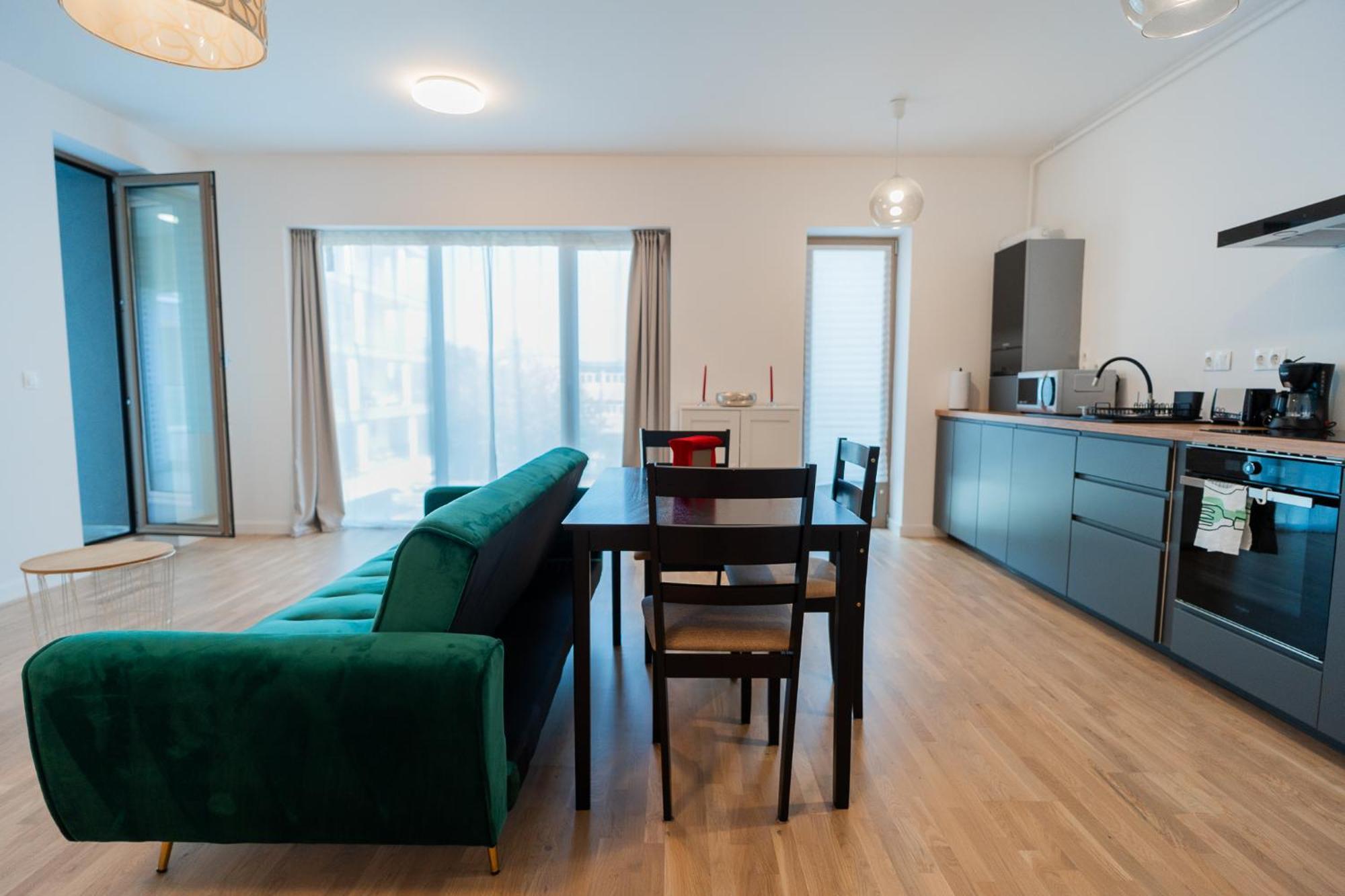 Lagoon Park Apartments With Beach View Bukares Bagian luar foto
