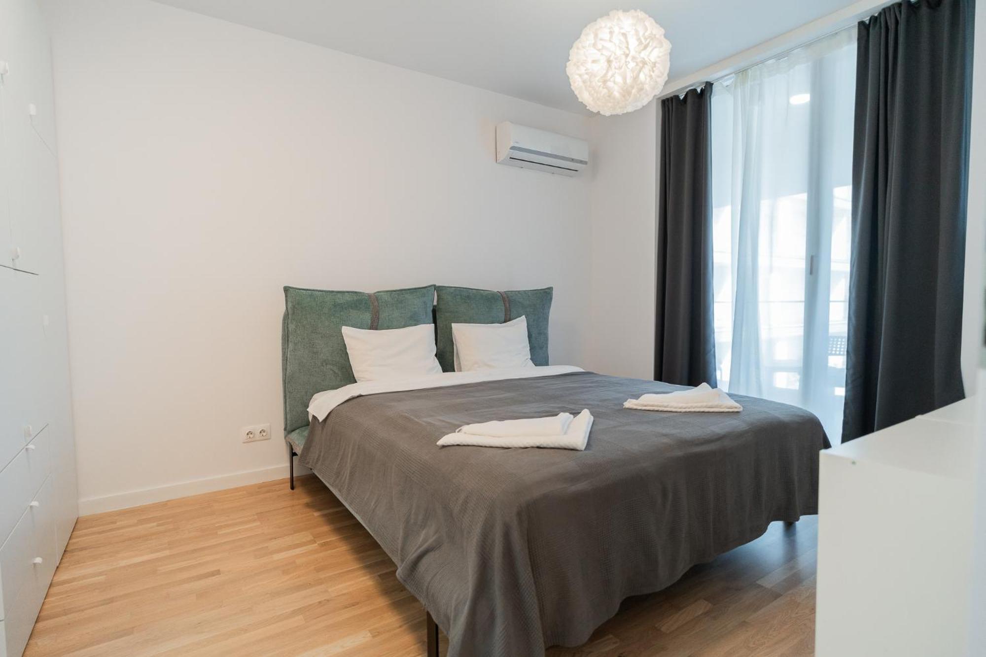Lagoon Park Apartments With Beach View Bukares Bagian luar foto