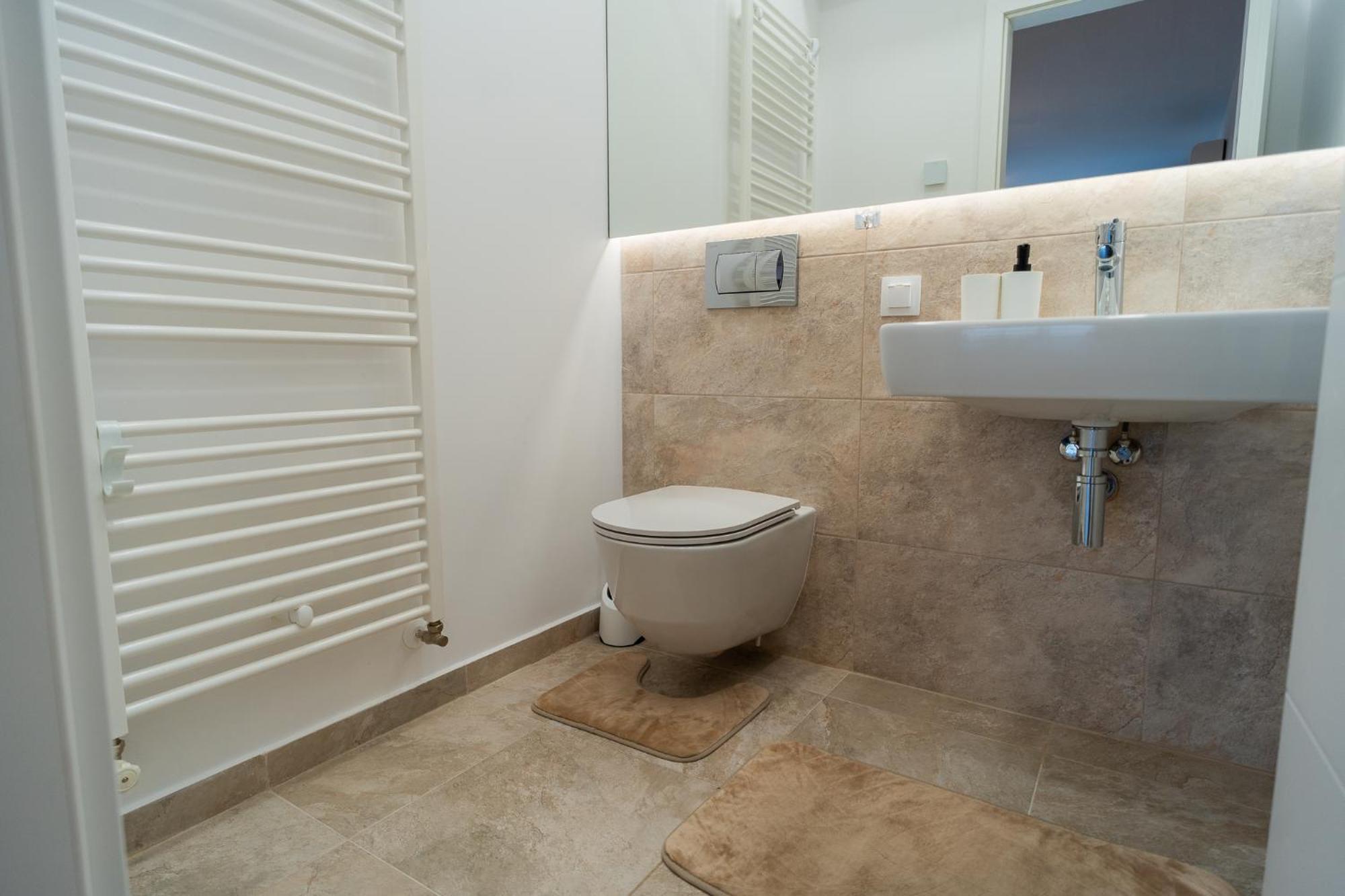 Lagoon Park Apartments With Beach View Bukares Bagian luar foto