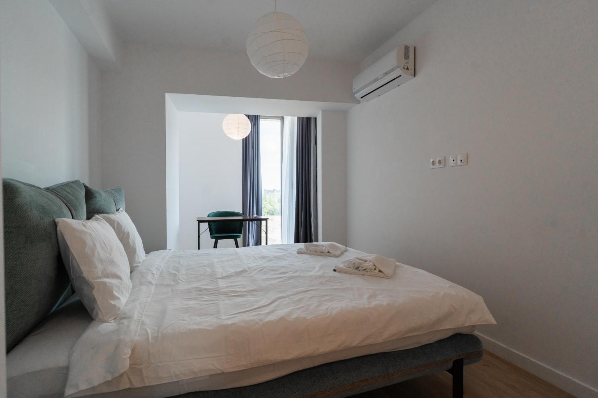 Lagoon Park Apartments With Beach View Bukares Bagian luar foto