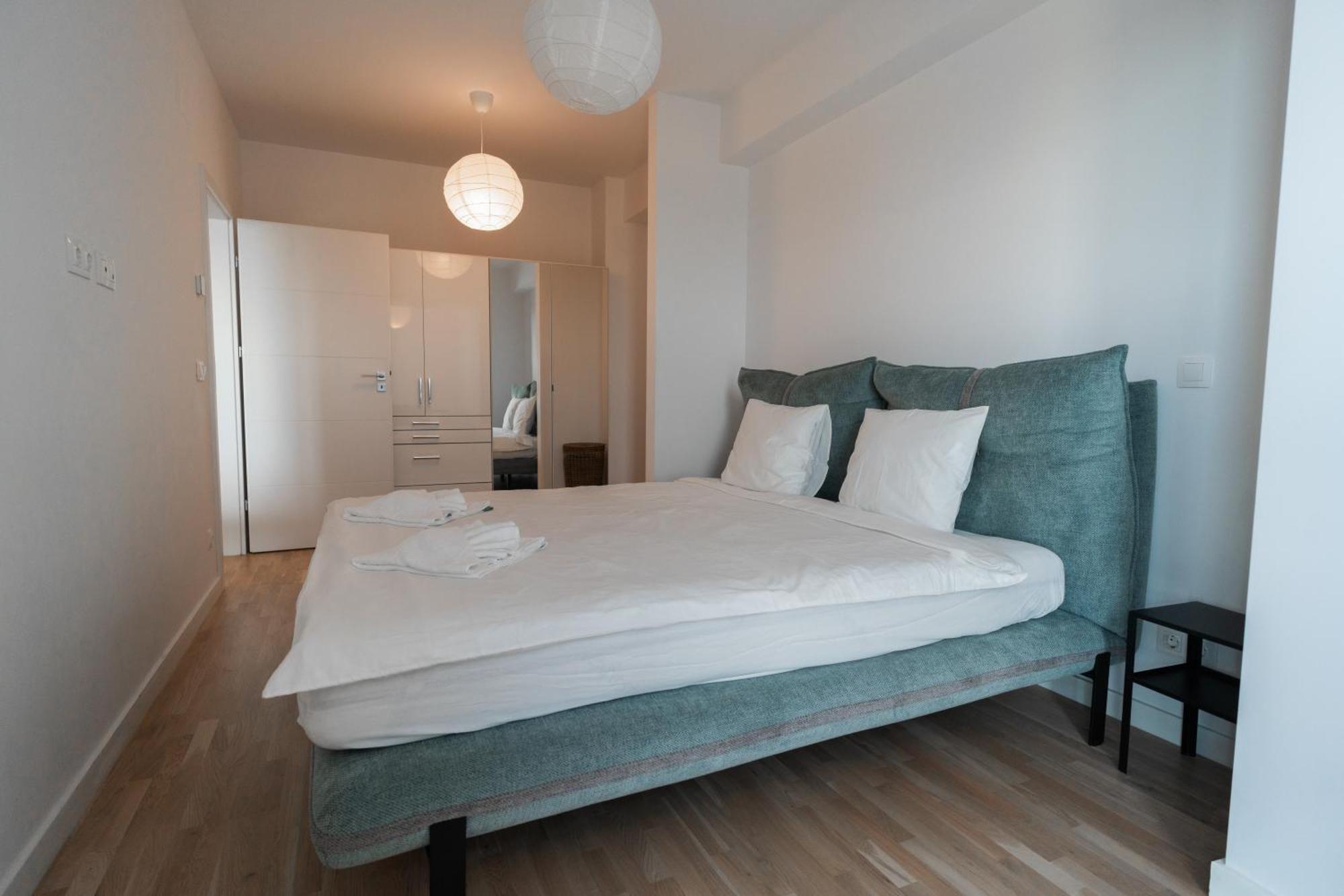 Lagoon Park Apartments With Beach View Bukares Bagian luar foto