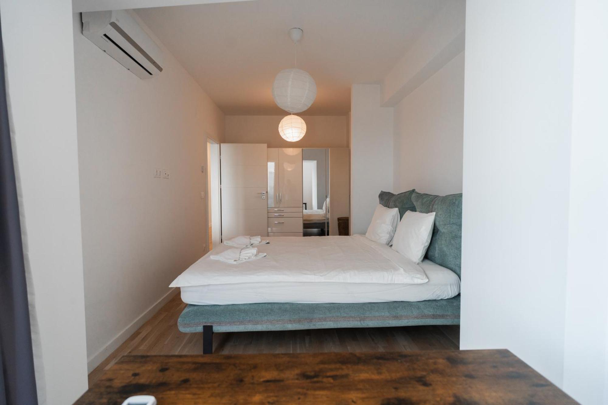 Lagoon Park Apartments With Beach View Bukares Bagian luar foto