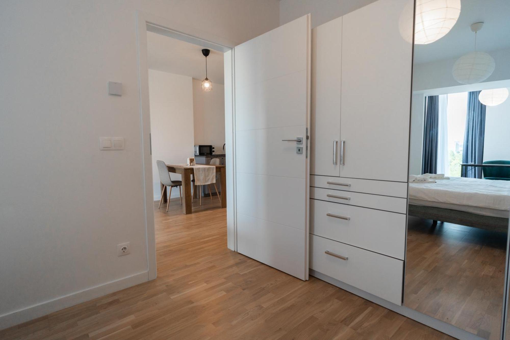 Lagoon Park Apartments With Beach View Bukares Bagian luar foto