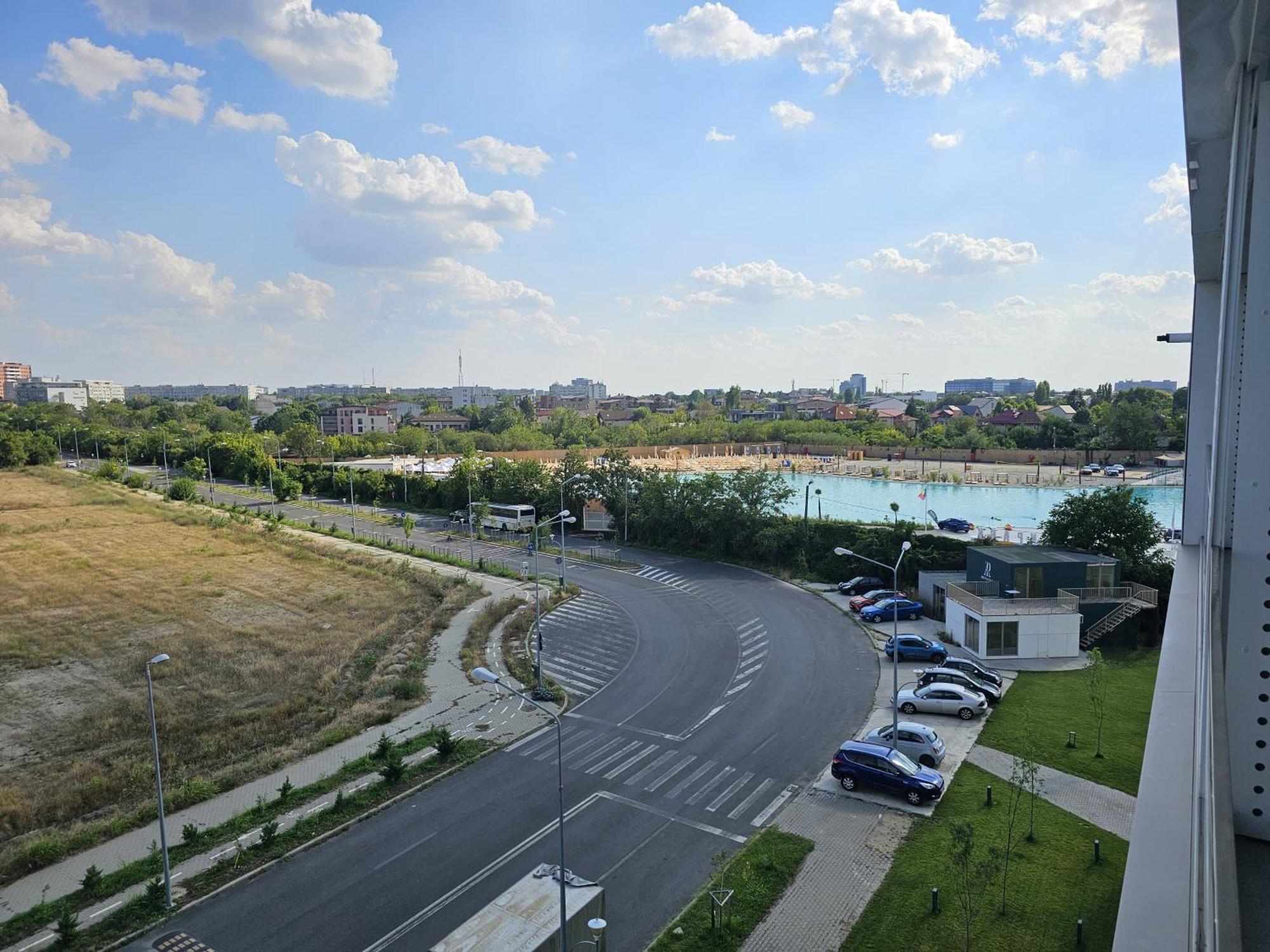 Lagoon Park Apartments With Beach View Bukares Bagian luar foto